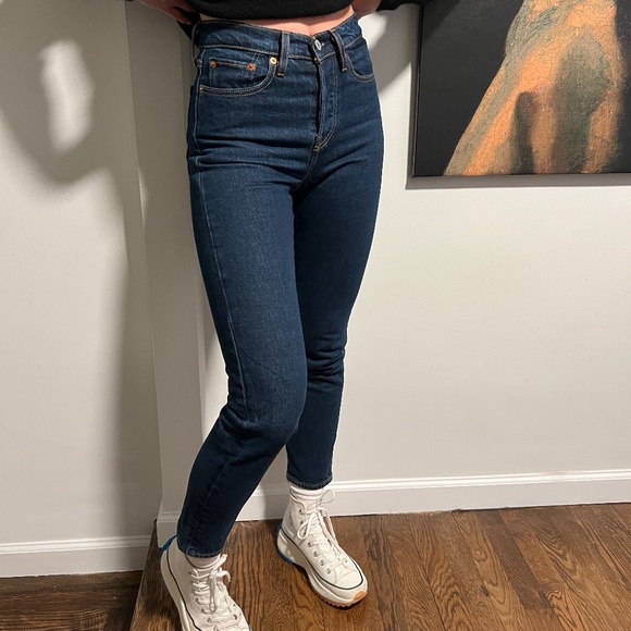 Levi's Jeans - Wedgie Fit - Size 25 - Picture 5 of 9